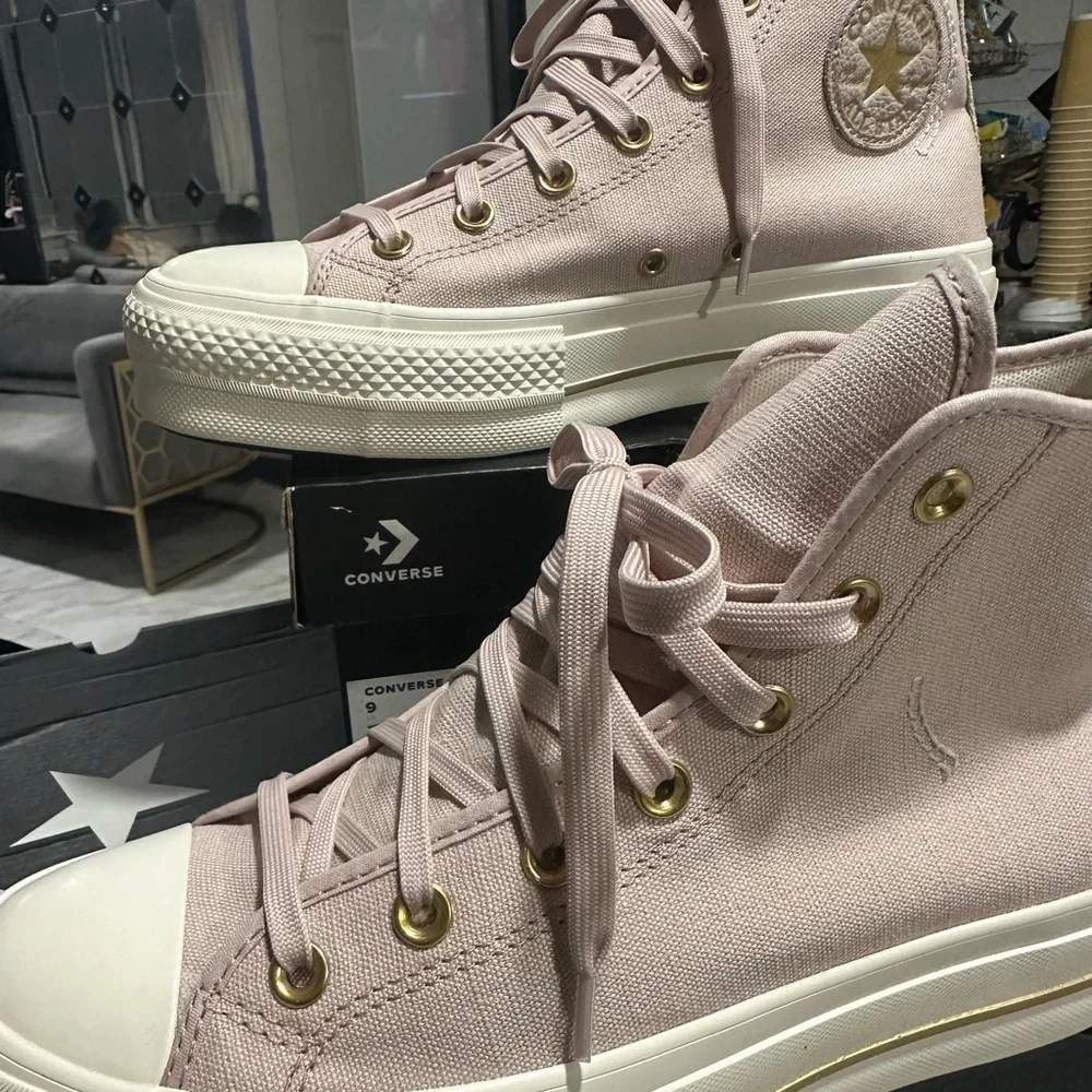 Converse Chuck Taylor All StarLift HighTop Platform Sneaker authentic/brand new - Picture 5 of 11